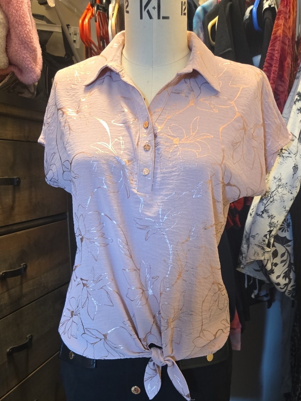 Adrienne Vittadini Light Pink Metallic Floral Button-Front Tie-Hem Blouse